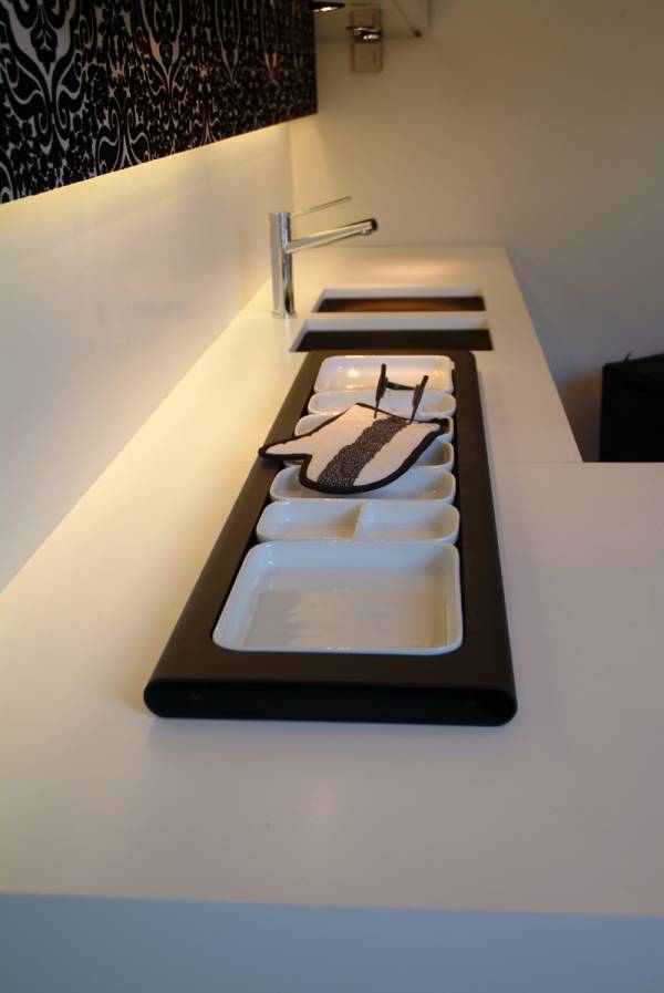 esempio del piano di lavoro per cucina in Corian presso showroom ns. cliente